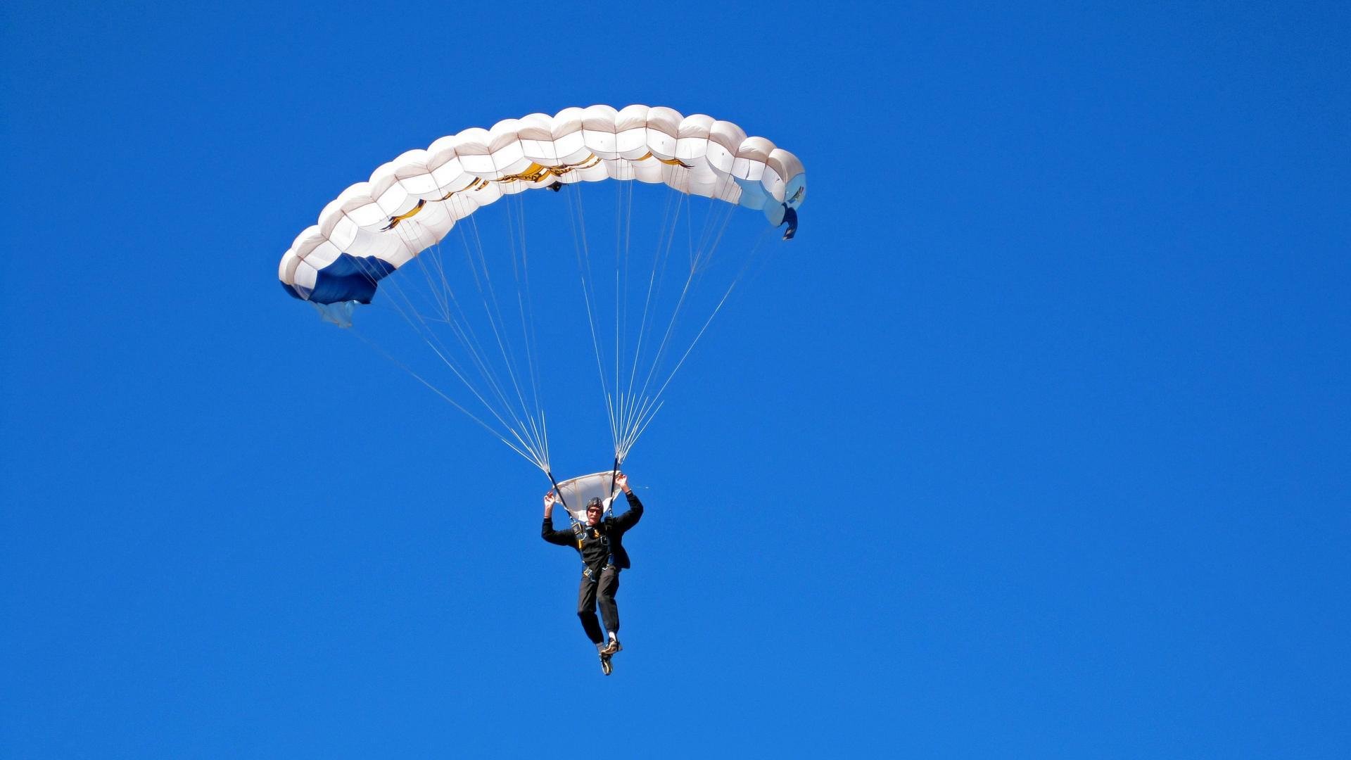 德国男子排球队在四分之一决赛中惜败巴西队，排球 德国